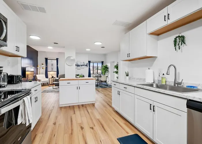 Spacious 3 Bedroom W/ Office! + Parking *