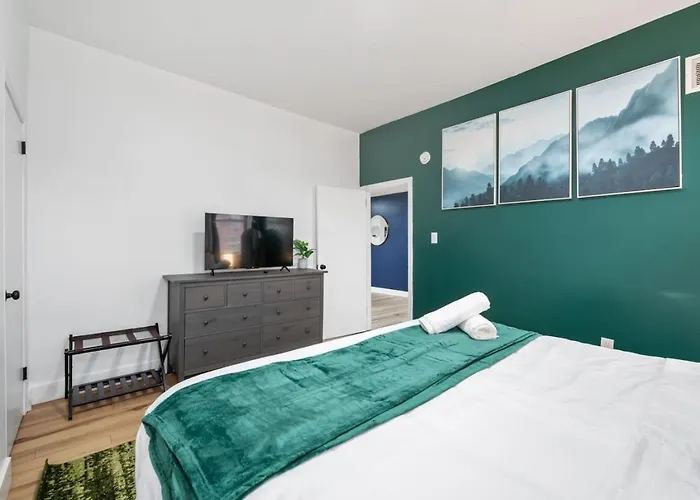 Spacious 3 Bedroom W/ Office! + Parking
